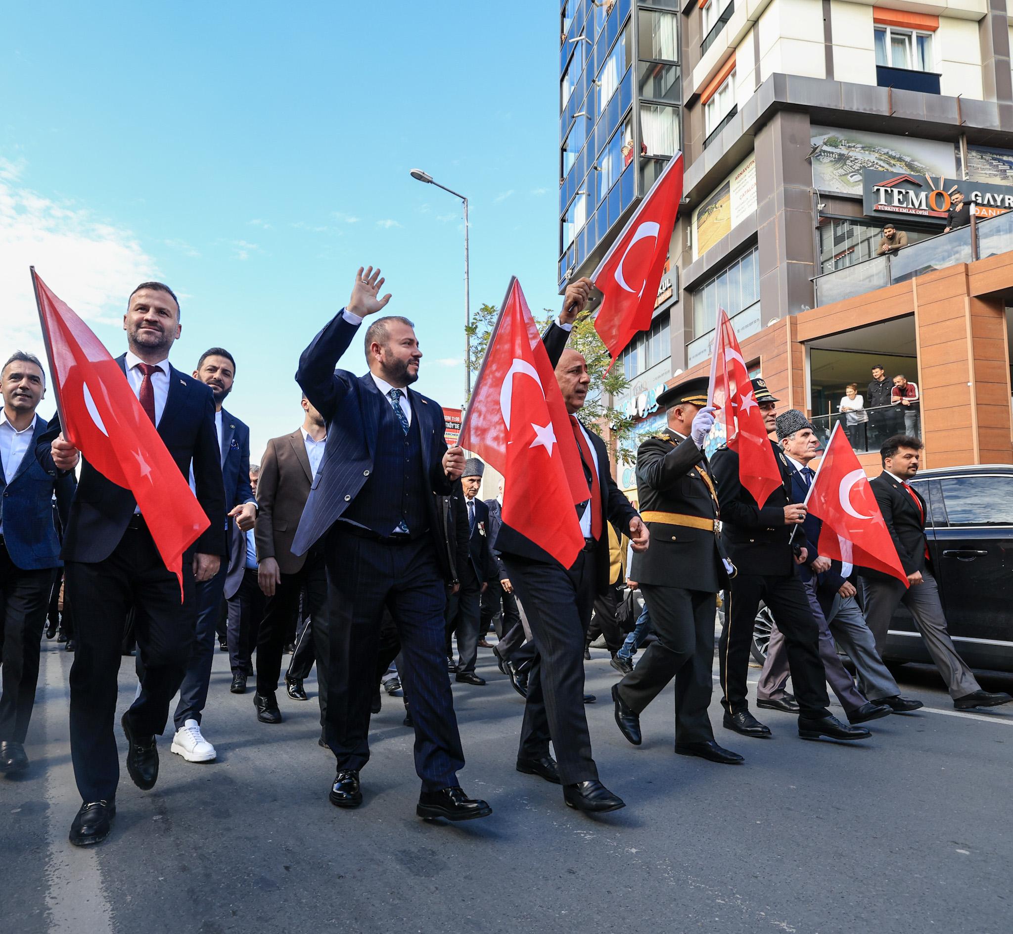 Cumhuriyetimizin 102. Yılı Coşkuyla Yürüyüş ile Kutlandı.