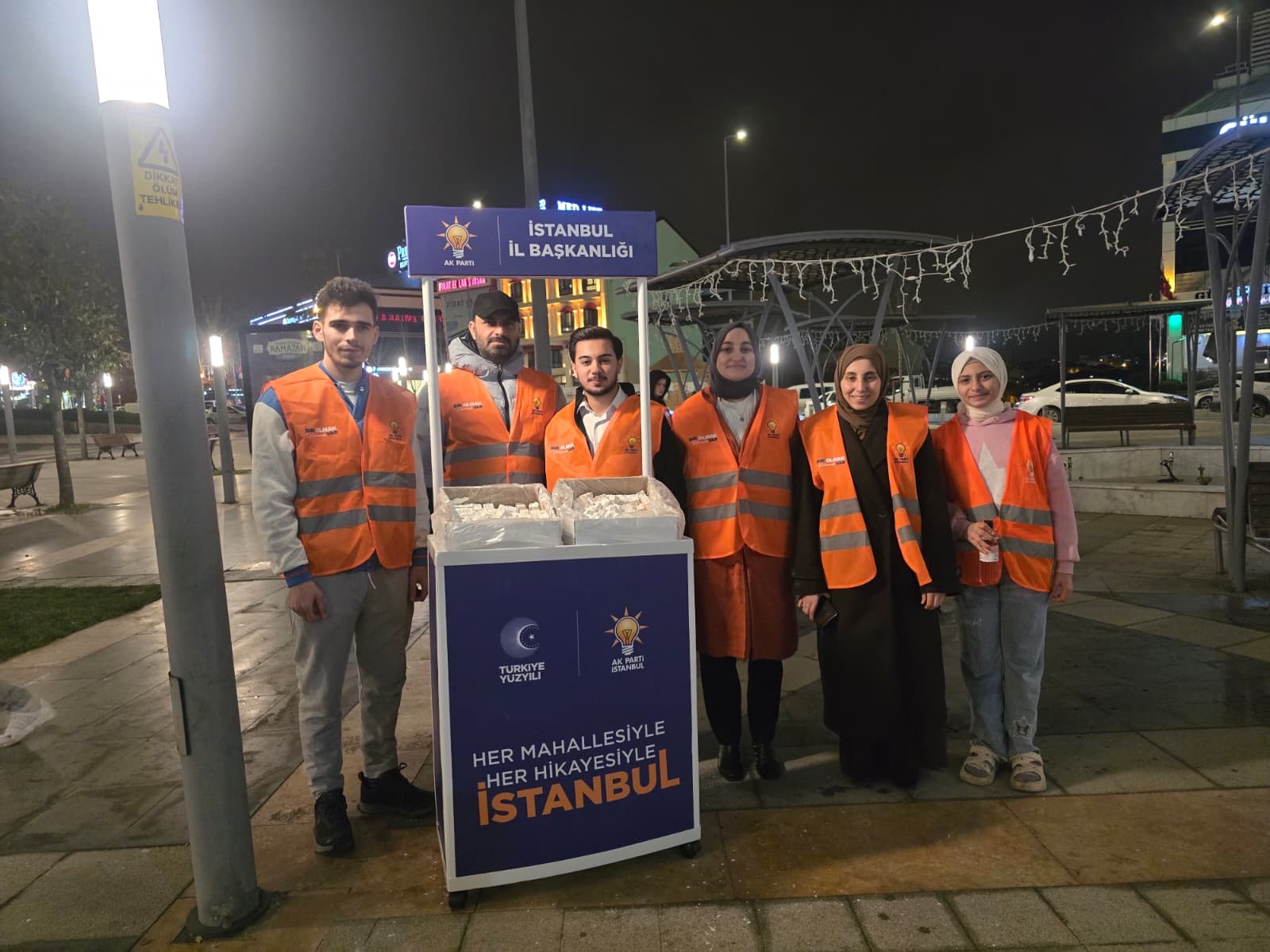 Ramazan-ı Şerif’te teravih namazı sonrası Camilerimizde teşkilatımızla lokum ikramında bulunduk