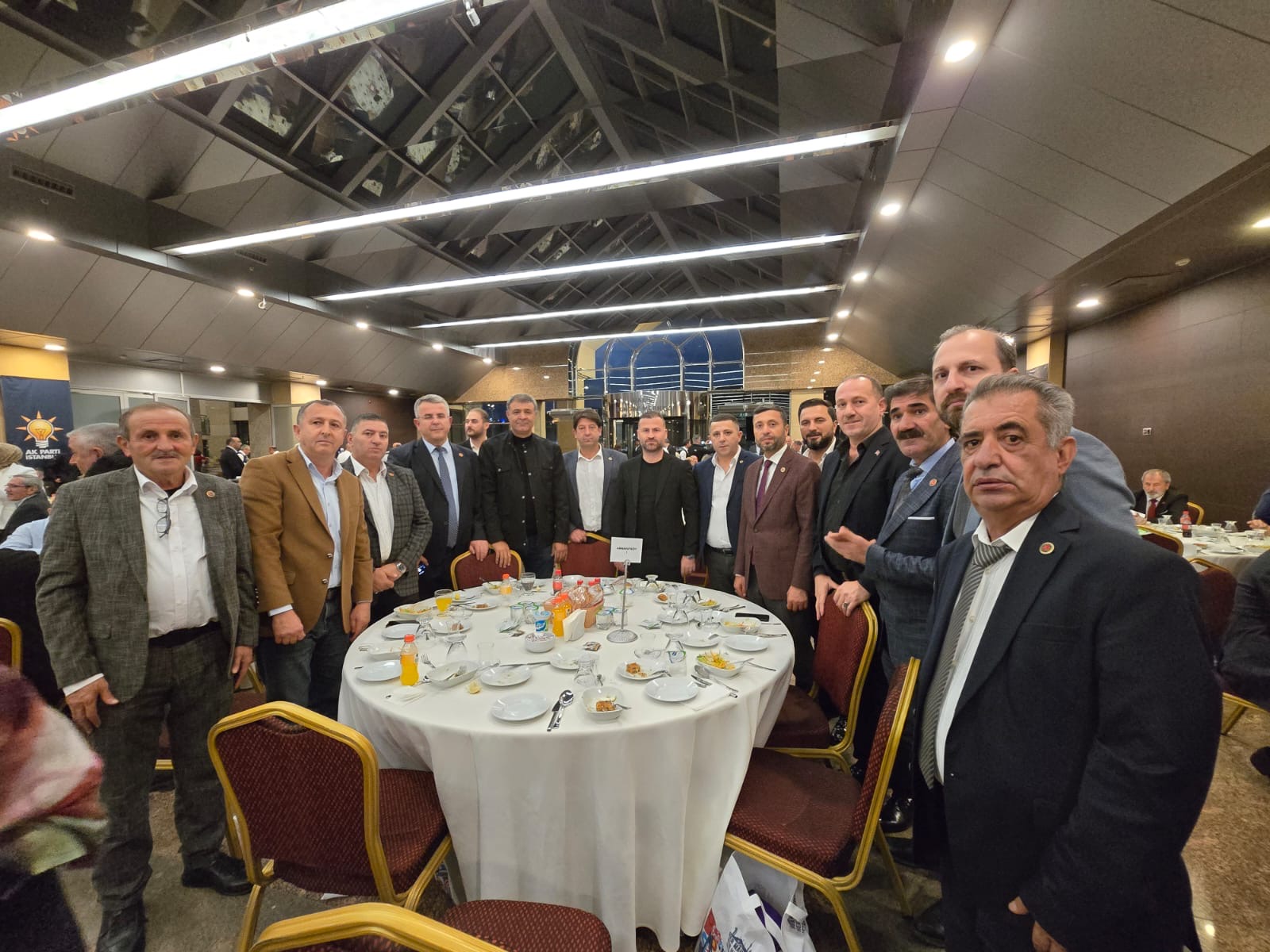 AK Parti İstanbul’dan Muhtarlar Günü’ne özel buluşma